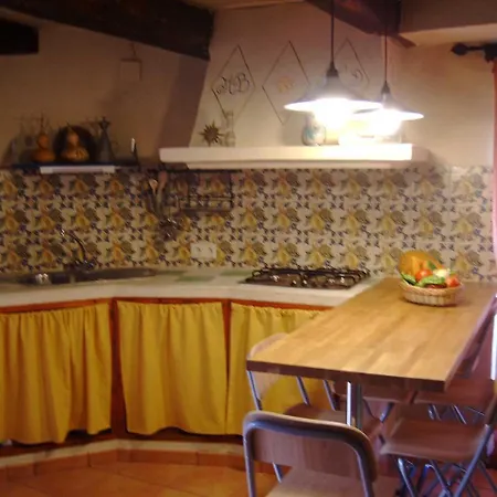 Holiday home Stunning In W/ 4 Bedrooms And Outdoor Swimming Pool Erias