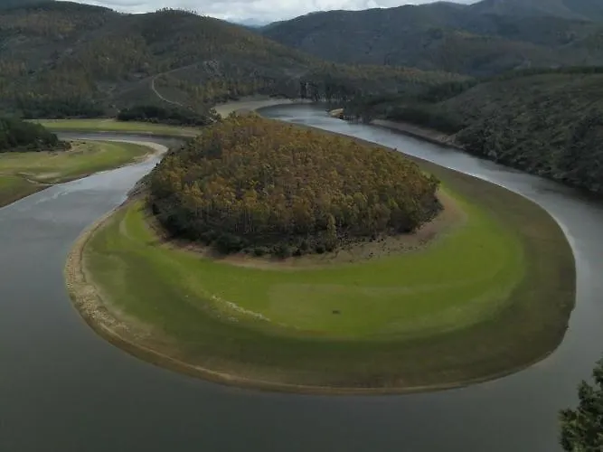 Сasa de vacaciones Stunning In W/ 4 Bedrooms&outdoor Swimming Pool Erías