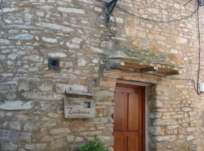 Stunning In W/ 4 Bedrooms&outdoor Swimming Pool *