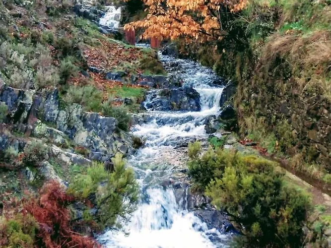 Сasa de vacaciones Stunning In W/ 4 Bedrooms&outdoor Swimming Pool Erías