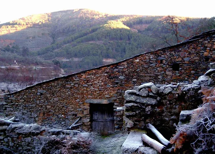 Сasa de vacaciones Stunning In W/ 4 Bedrooms&outdoor Swimming Pool